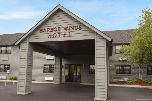 HARBOR WINDS HOTEL SHEBOYGAN (Sheboygan)
